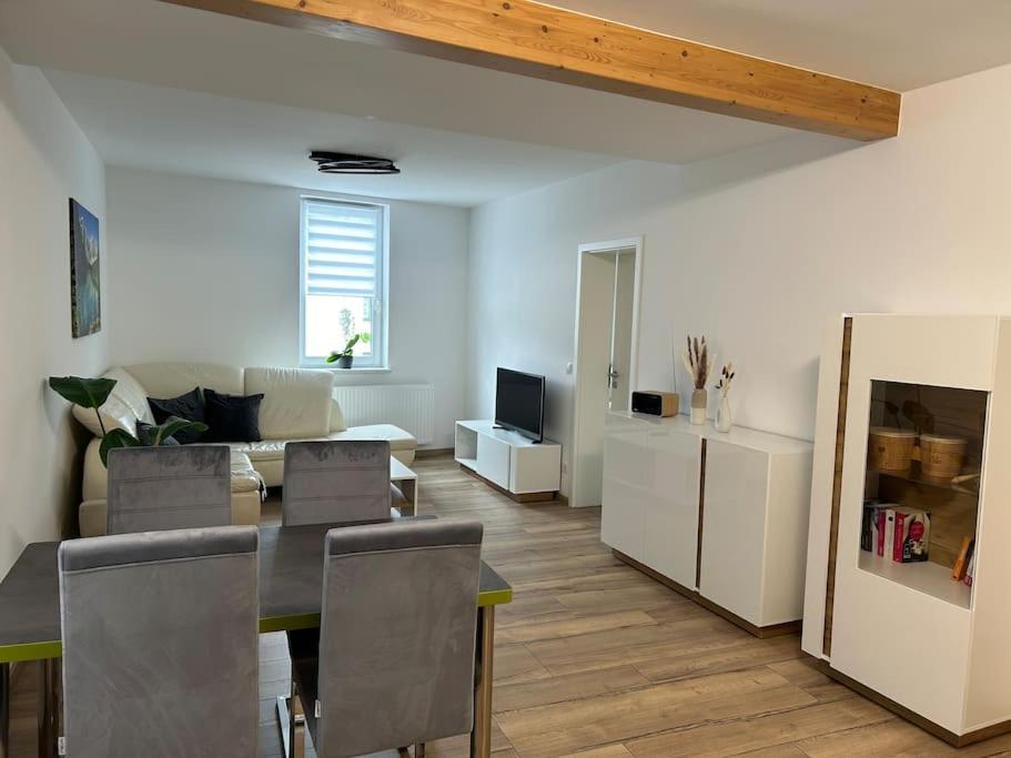 Eisfelder Auszeit Appartement Buitenkant foto